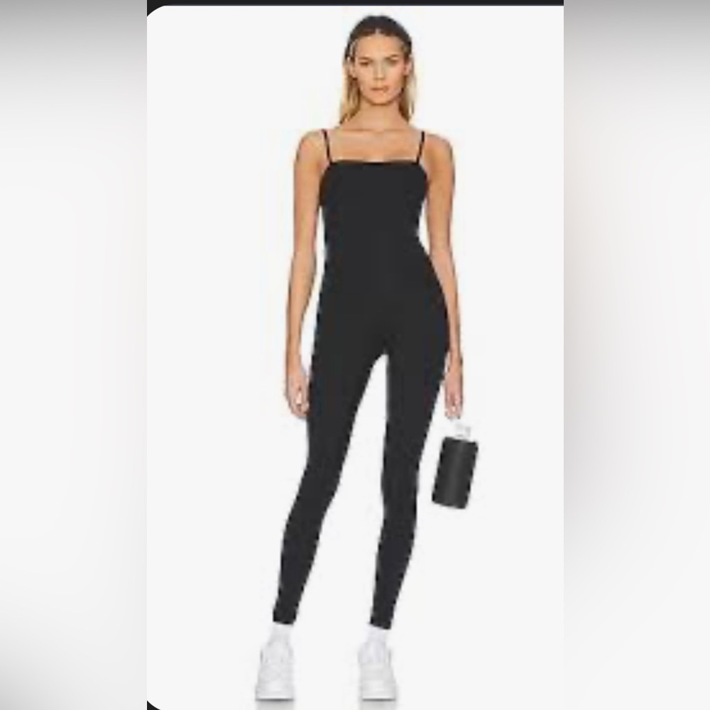 FlowWell Fleur Jumpsuit in Black
WellBeing